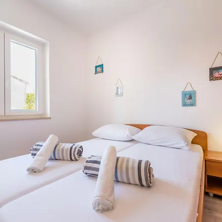 Apartman Malerisches Nur 500 Meter Zum Langen Mit Privatparkplatz, Balkon