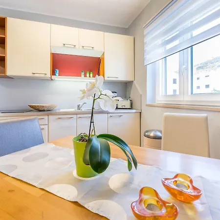 Malerisches Nur 500 Meter Zum Langen Mit Privatparkplatz, Balkon Apartman