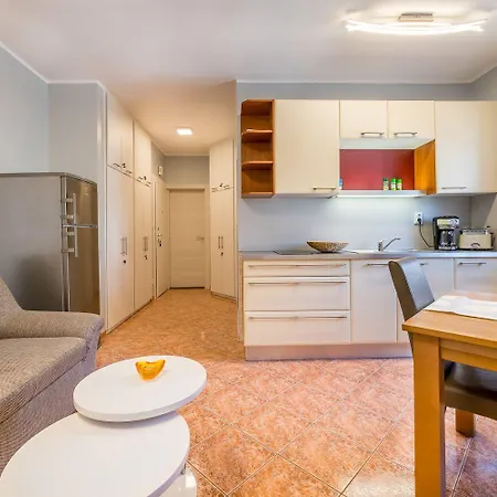 Malerisches Nur 500 Meter Zum Langen Mit Privatparkplatz, Balkon Apartman Baška