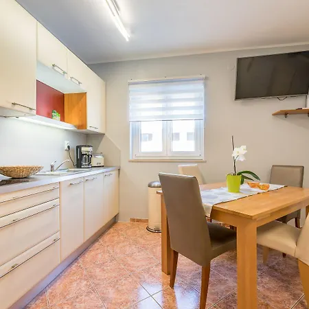 Malerisches Nur 500 Meter Zum Langen Mit Privatparkplatz, Balkon *