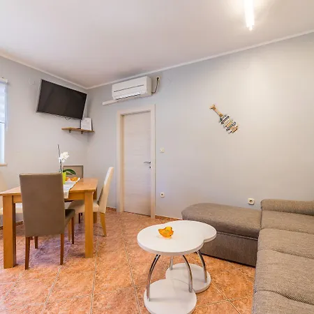 Malerisches Nur 500 Meter Zum Langen Mit Privatparkplatz, Balkon Apartman