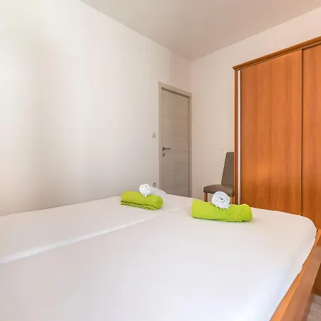 Malerisches Nur 500 Meter Zum Langen Mit Privatparkplatz, Balkon * Baška
