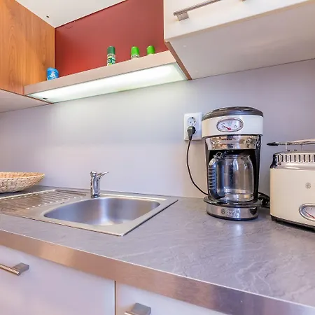 Apartment Malerisches Nur 500 Meter Zum Langen Mit Privatparkplatz, Balkon Baška