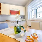 Malerisches Nur 500 Meter Zum Langen Mit Privatparkplatz, Balkon 公寓