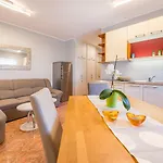 Malerisches Nur 500 Meter Zum Langen Mit Privatparkplatz, Balkon