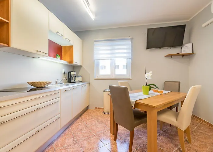 Malerisches Nur 500 Meter Zum Langen Mit Privatparkplatz, Balkon *