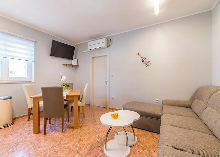 Malerisches Nur 500 Meter Zum Langen Mit Privatparkplatz, Balkon Appartement