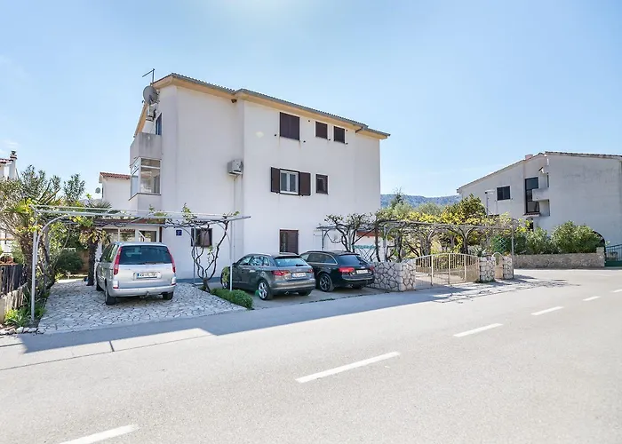 Appartement Malerisches Nur 500 Meter Zum Langen Mit Privatparkplatz, Balkon Baška
